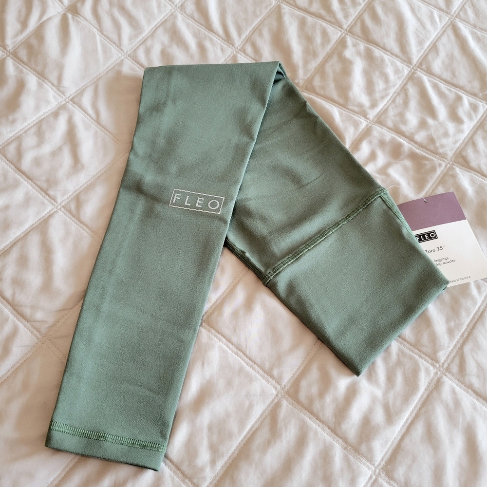 NWT Fleo Bronze Green 25" El Toro